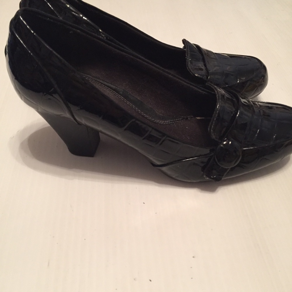 Clarks Bendables Patent Black Heels 7.5